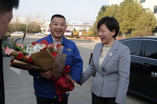 副市长龙小红莅临时瑞达新春走访慰问